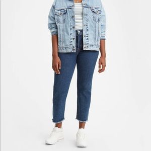 NEW Premium Levi’s Cropped Button Fly Jeans